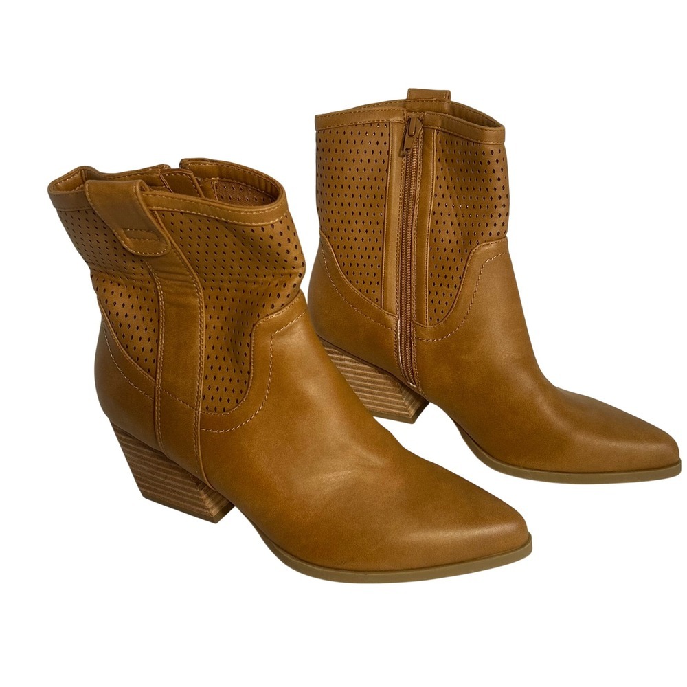 Dolce Vita Kirby Tan Perforated‎ Ankle Boots Women's Size 9 Stacked Heel